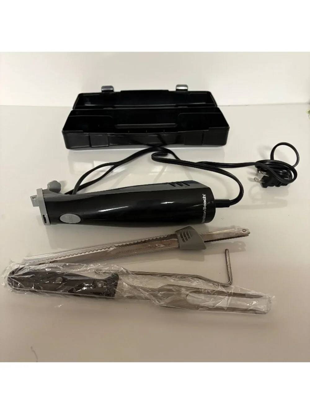 Hamilton Beach Electric Knife Fork Serrated Blade Set with Case Model 74378R